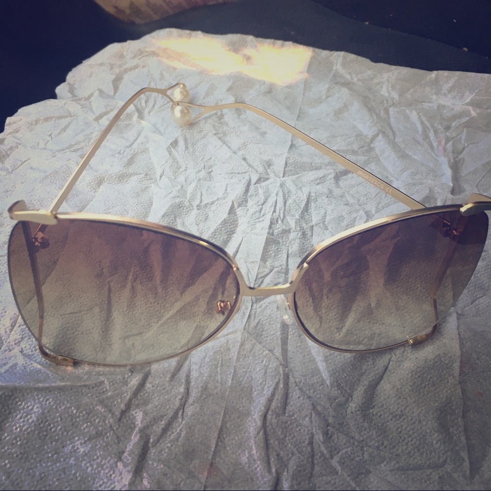 Pearl roll on glasses!